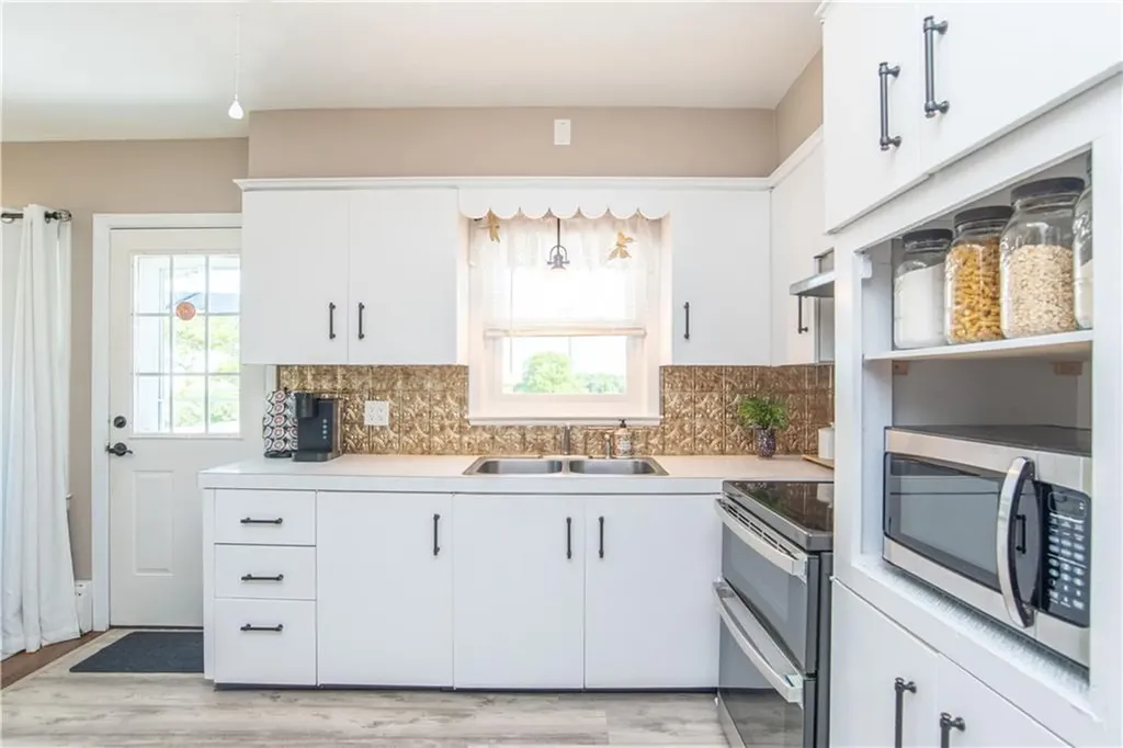 114 Grinnell Avenue Tiverton RI 02878