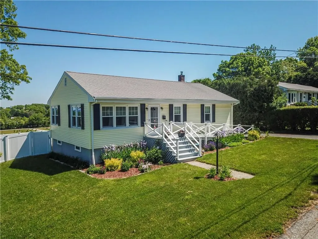 114 Grinnell Avenue Tiverton RI 02878