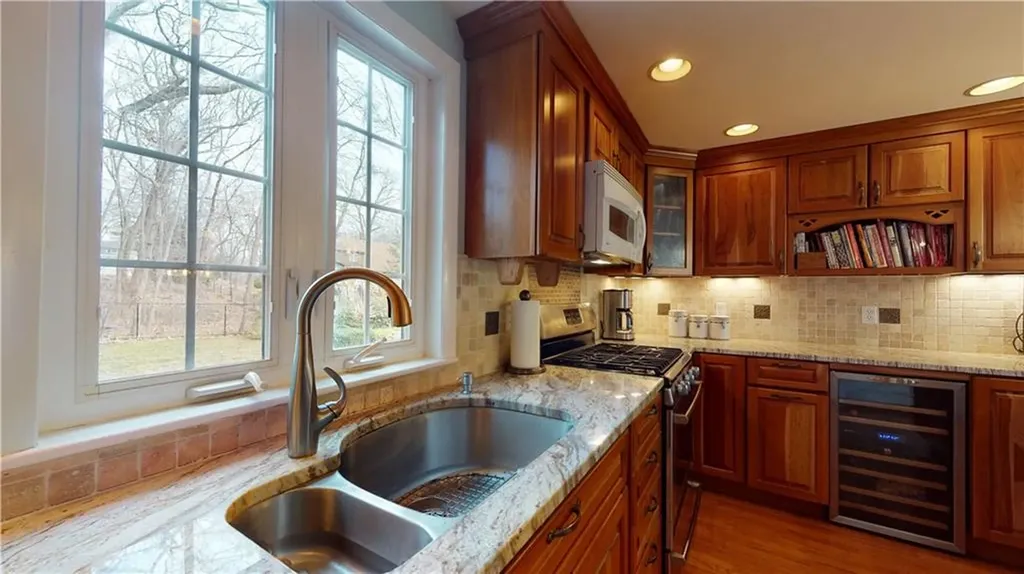 540 Country View Drive Warwick RI 02886