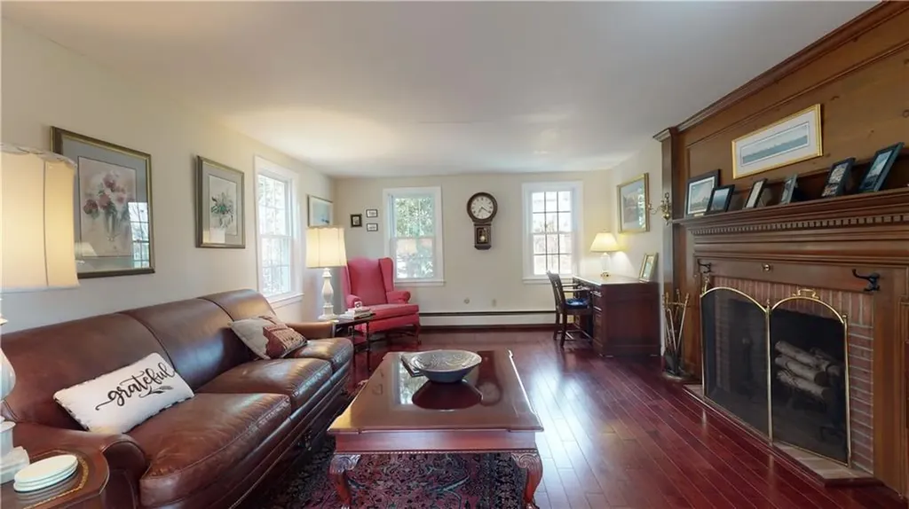 540 Country View Drive Warwick RI 02886