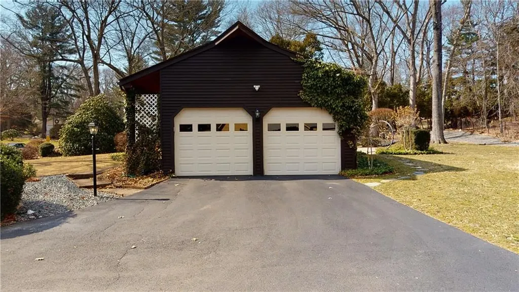 540 Country View Drive Warwick RI 02886