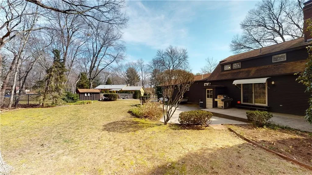 540 Country View Drive Warwick RI 02886