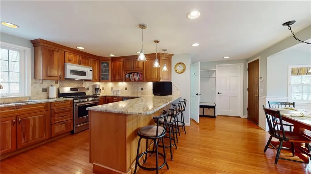 540 Country View Drive Warwick RI 02886