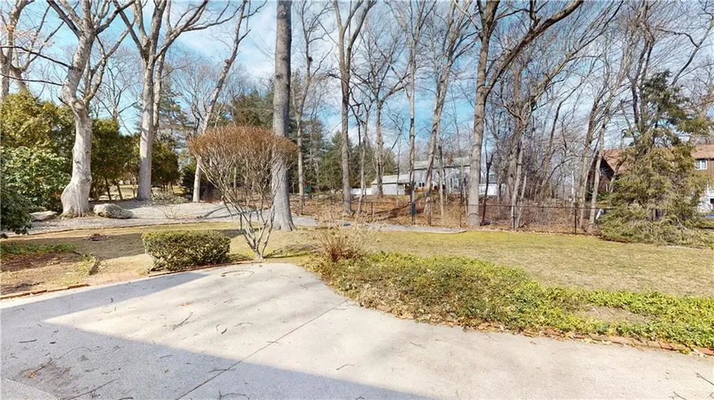 540 Country View Drive Warwick RI 02886