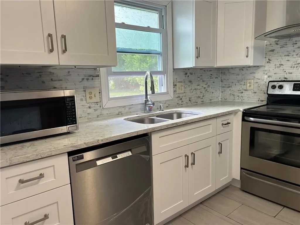 4 Glenna Drive Smithfield RI 02917