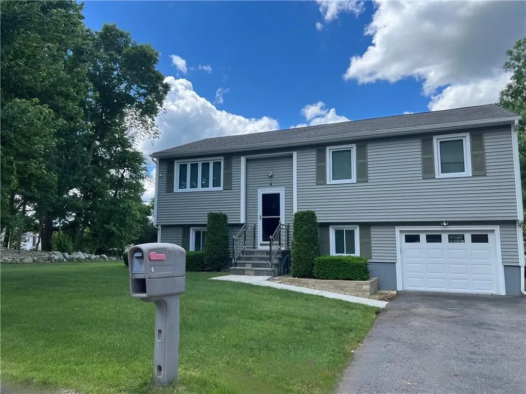 4 Glenna Drive Smithfield RI 02917