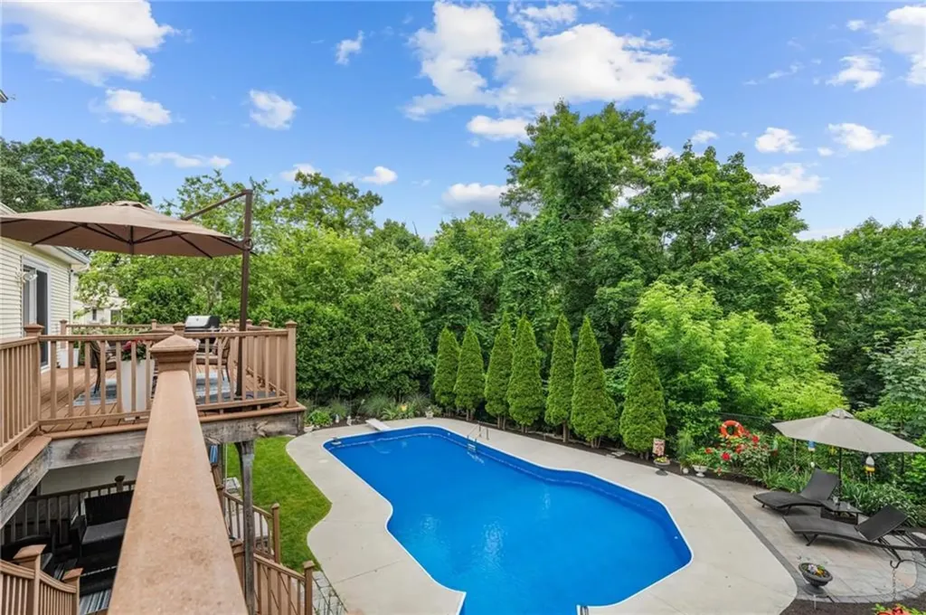 71 Rockridge Road Lincoln RI 02865