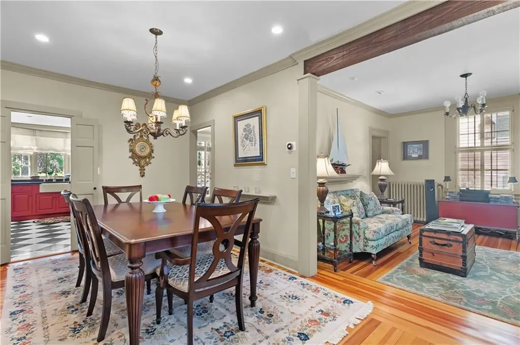 37 John Street Newport RI 02840