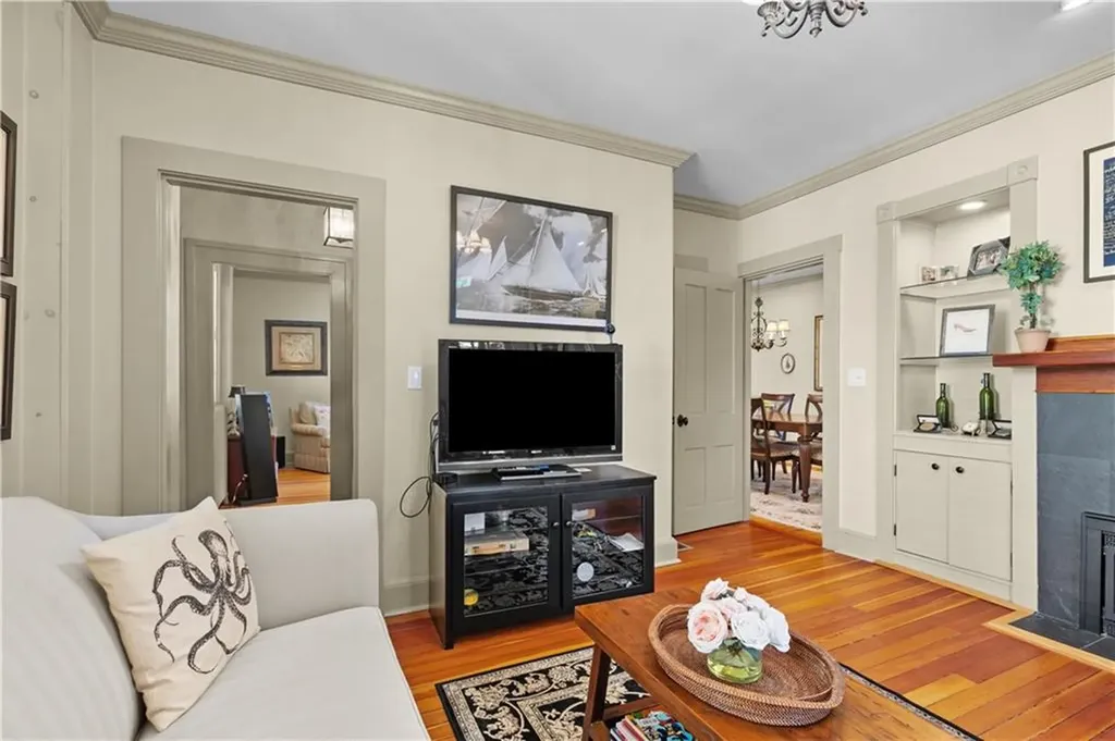 37 John Street Newport RI 02840
