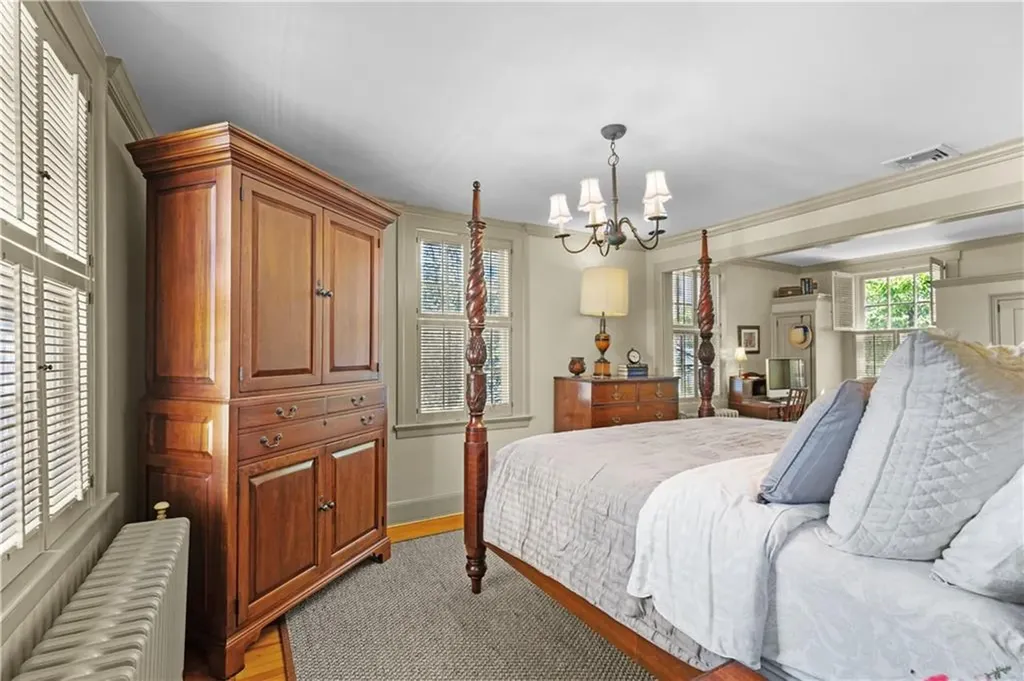 37 John Street Newport RI 02840