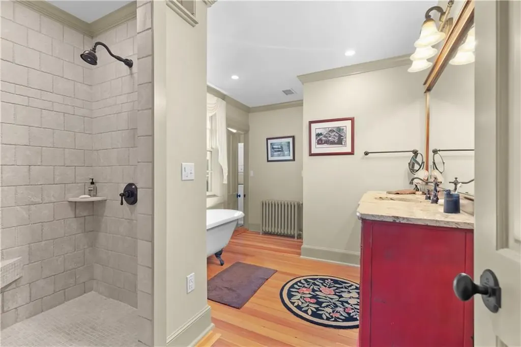 37 John Street Newport RI 02840