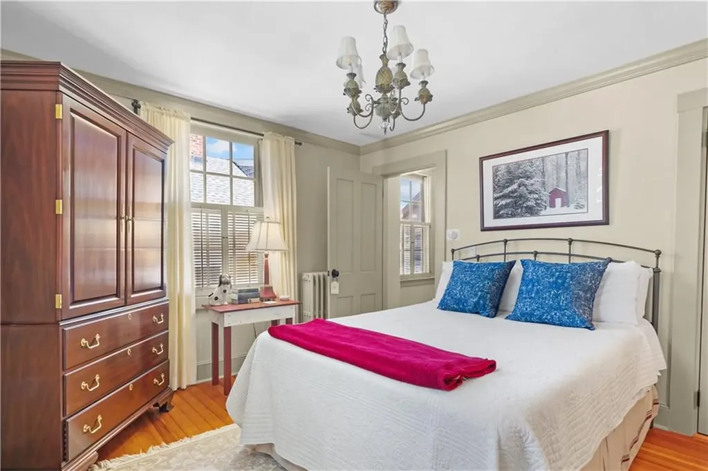 37 John Street Newport RI 02840