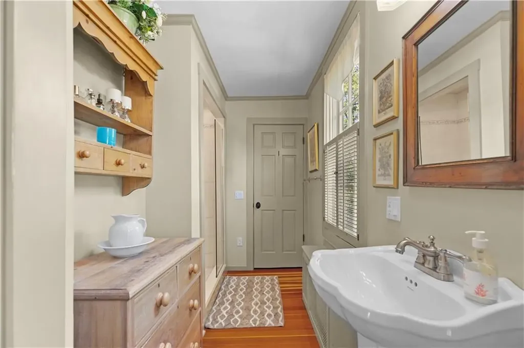 37 John Street Newport RI 02840