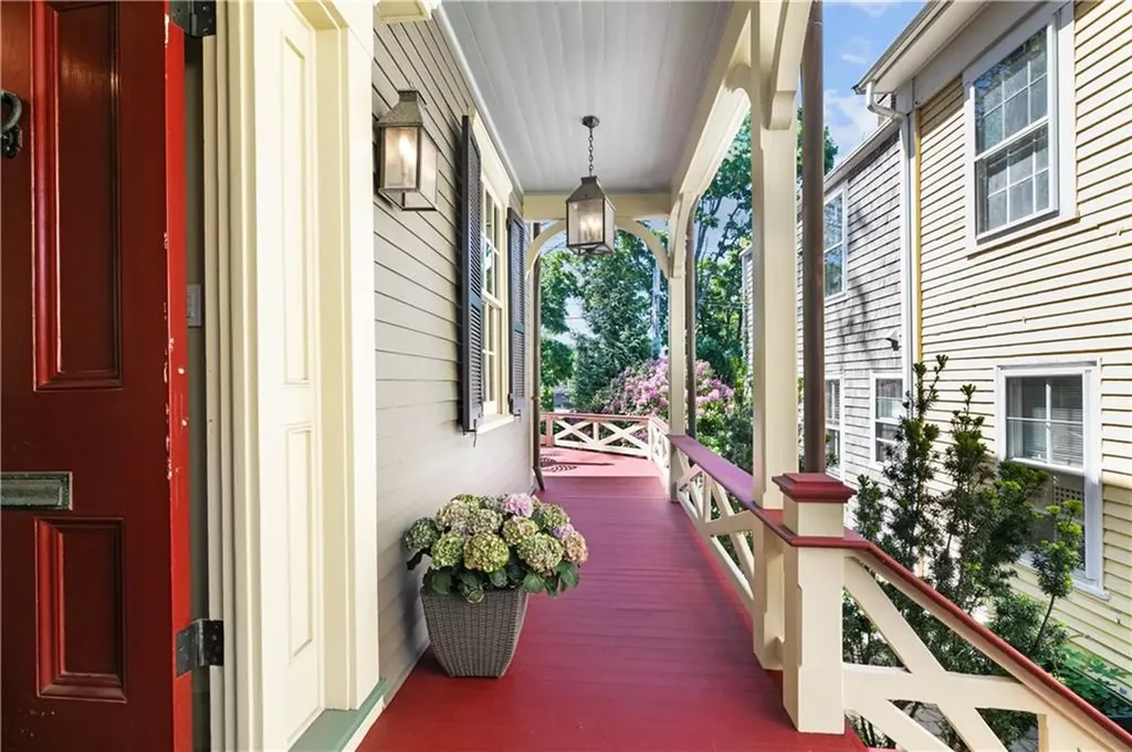 37 John Street Newport RI 02840