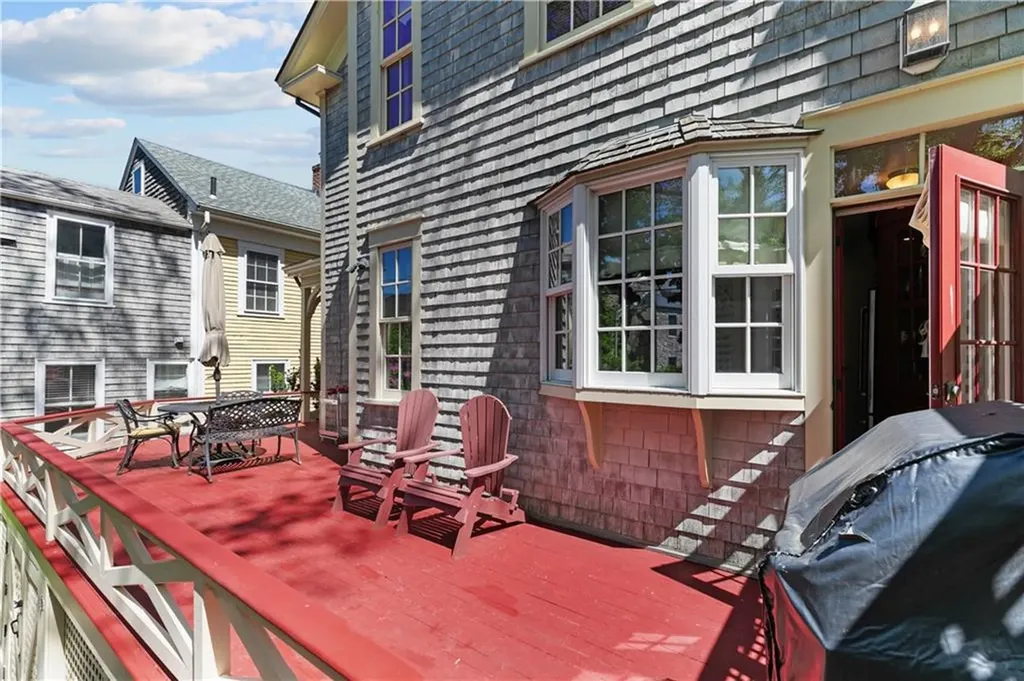 37 John Street Newport RI 02840