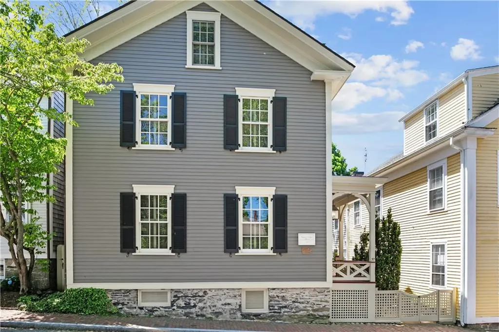 37 John Street Newport RI 02840