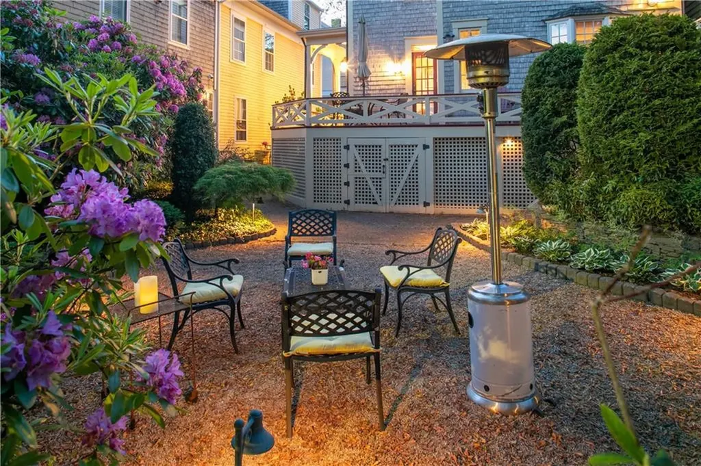 37 John Street Newport RI 02840