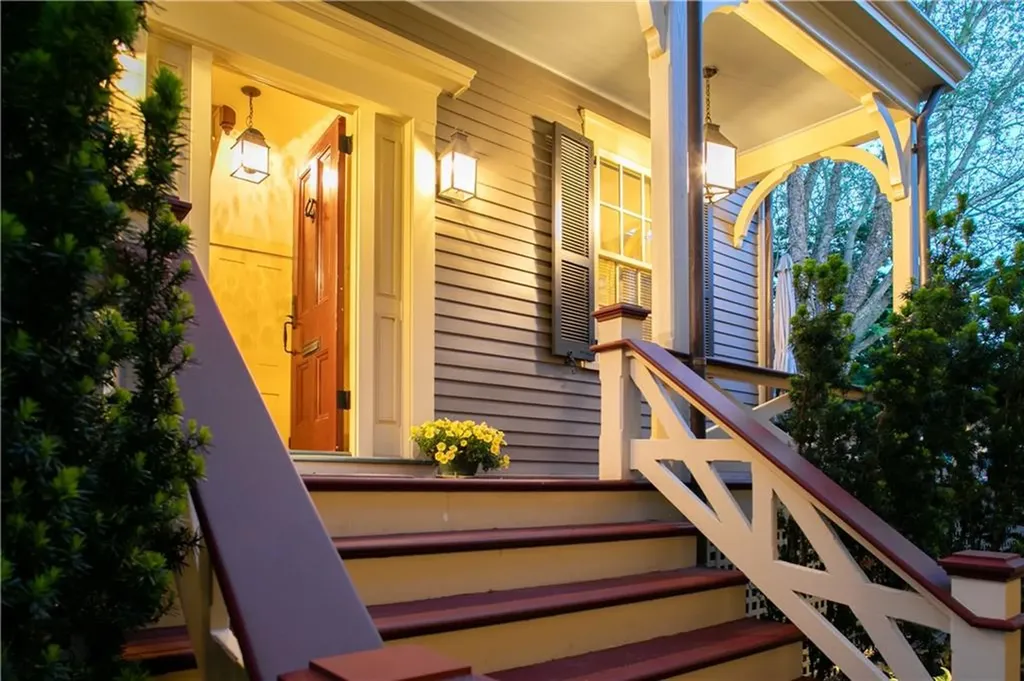 37 John Street Newport RI 02840