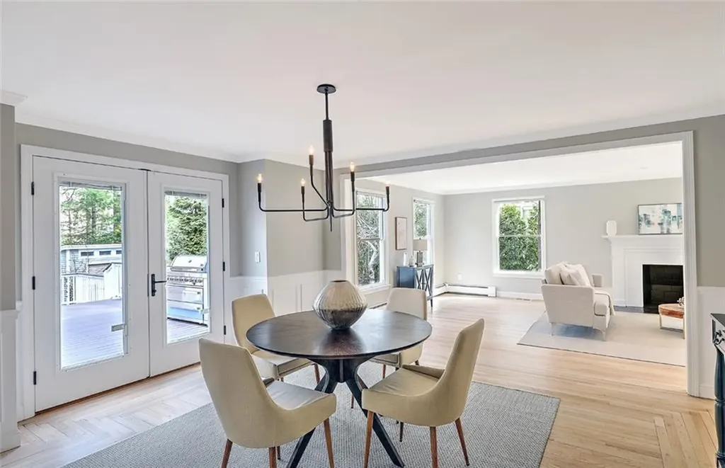 10 Boxwood Court Barrington RI 02806