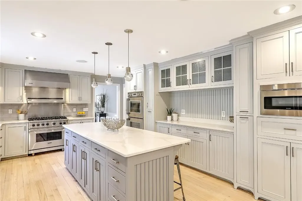 10 Boxwood Court Barrington RI 02806