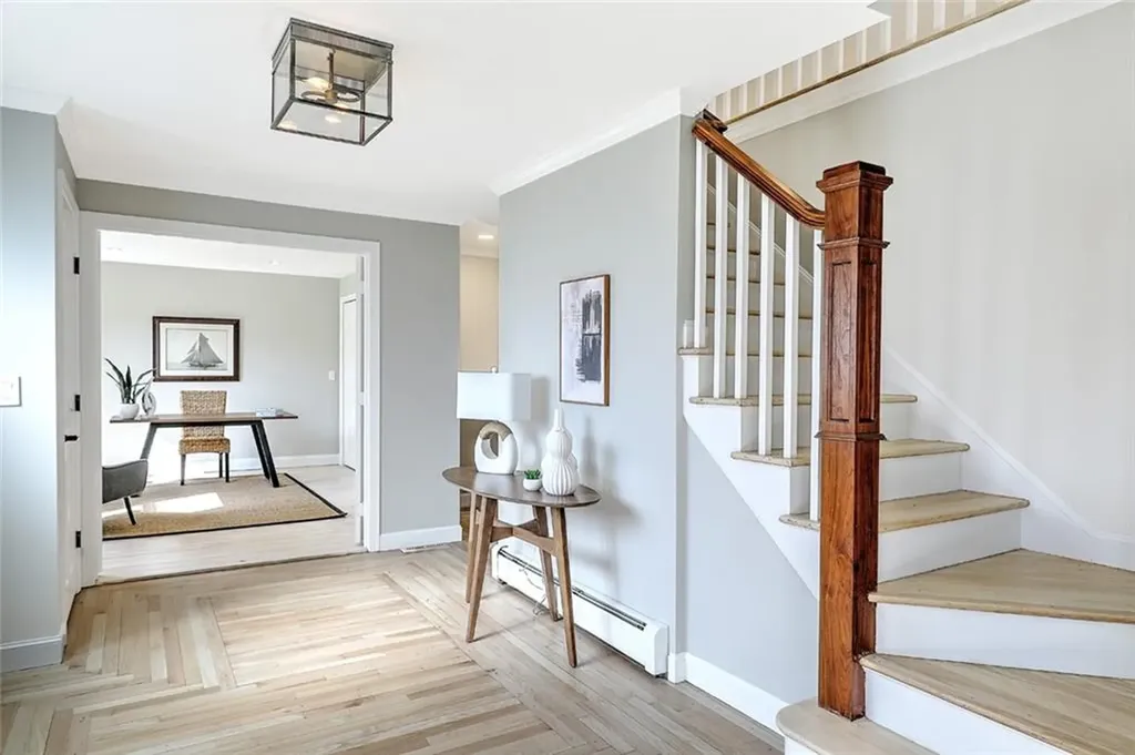 10 Boxwood Court Barrington RI 02806