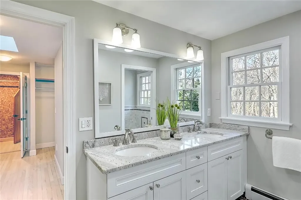 10 Boxwood Court Barrington RI 02806