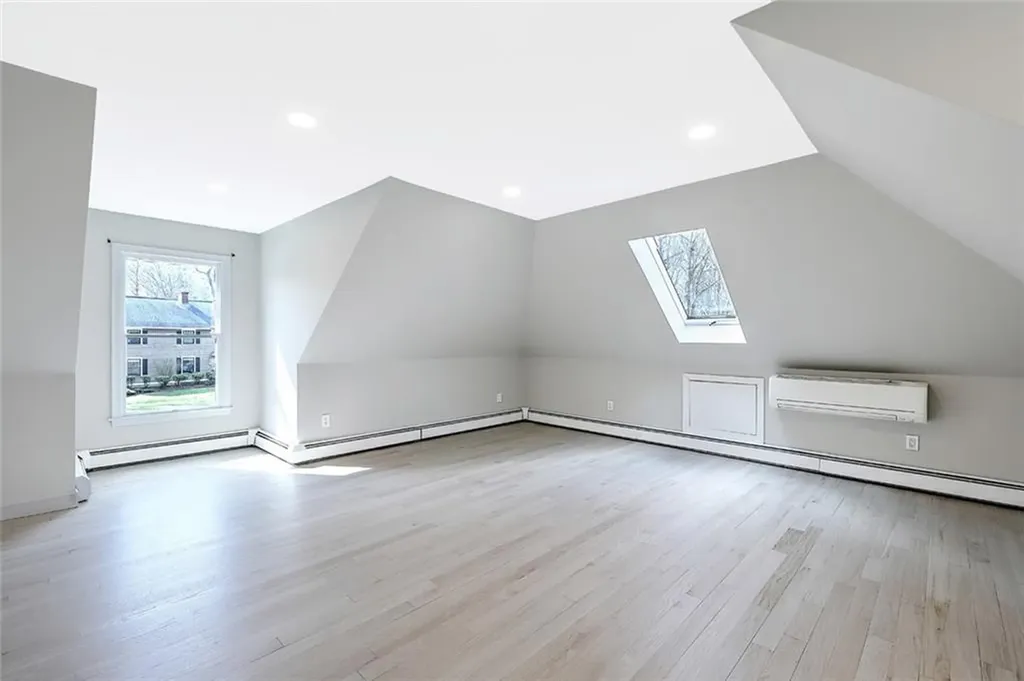 10 Boxwood Court Barrington RI 02806