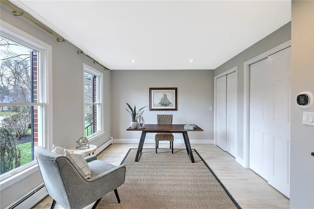10 Boxwood Court Barrington RI 02806