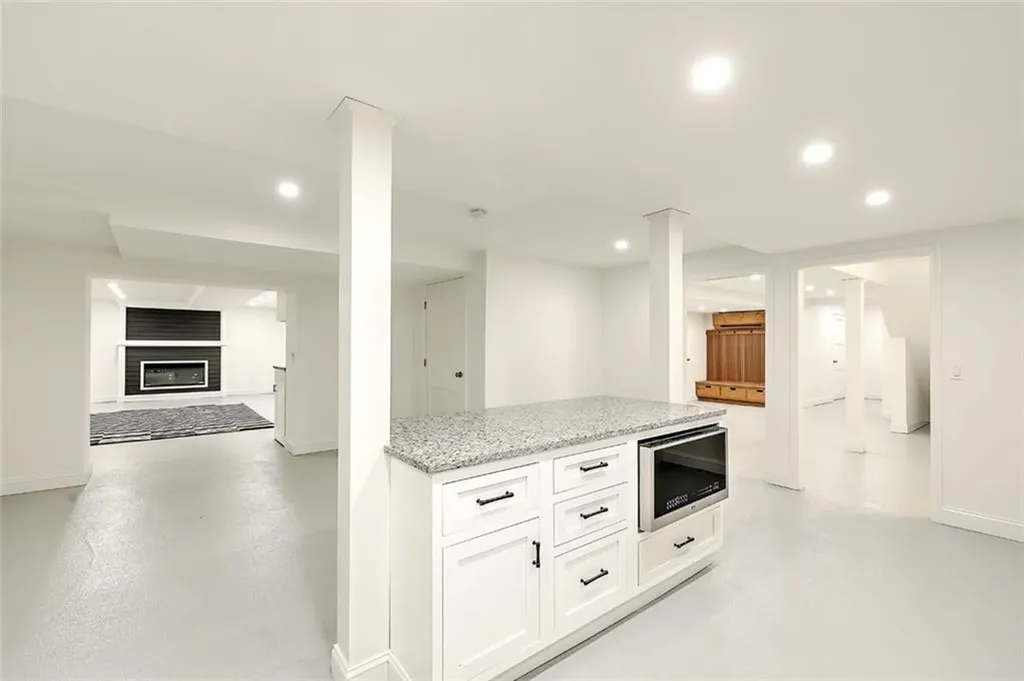 10 Boxwood Court Barrington RI 02806