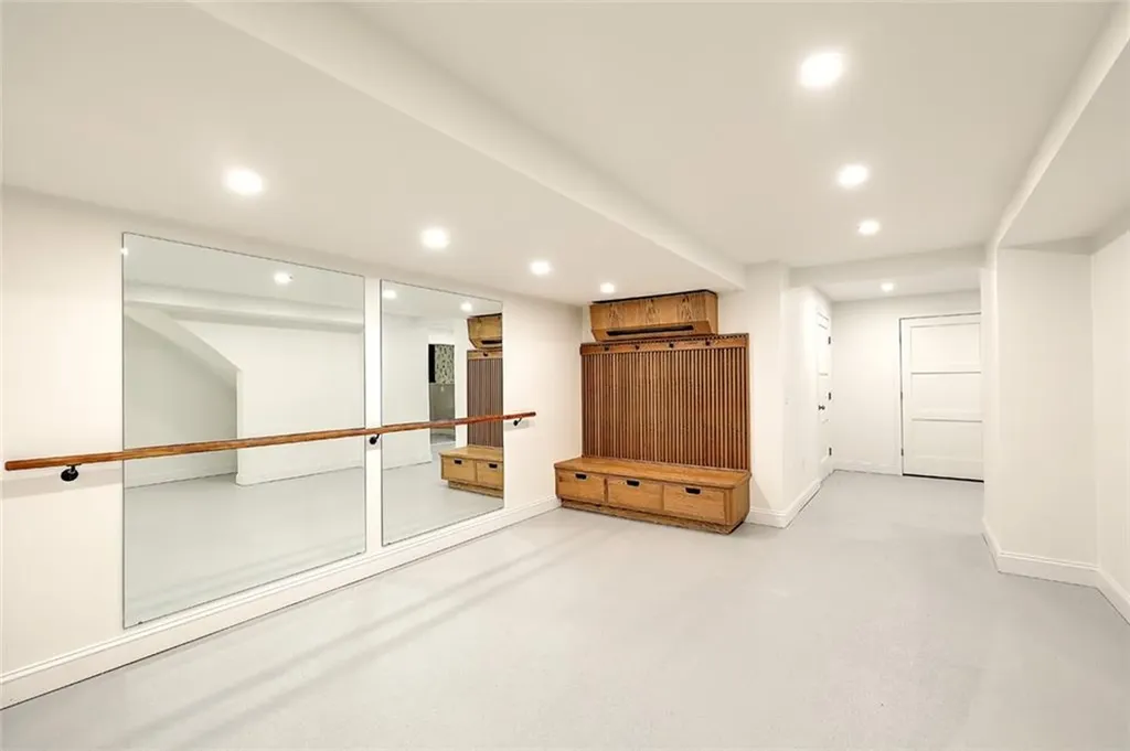 10 Boxwood Court Barrington RI 02806