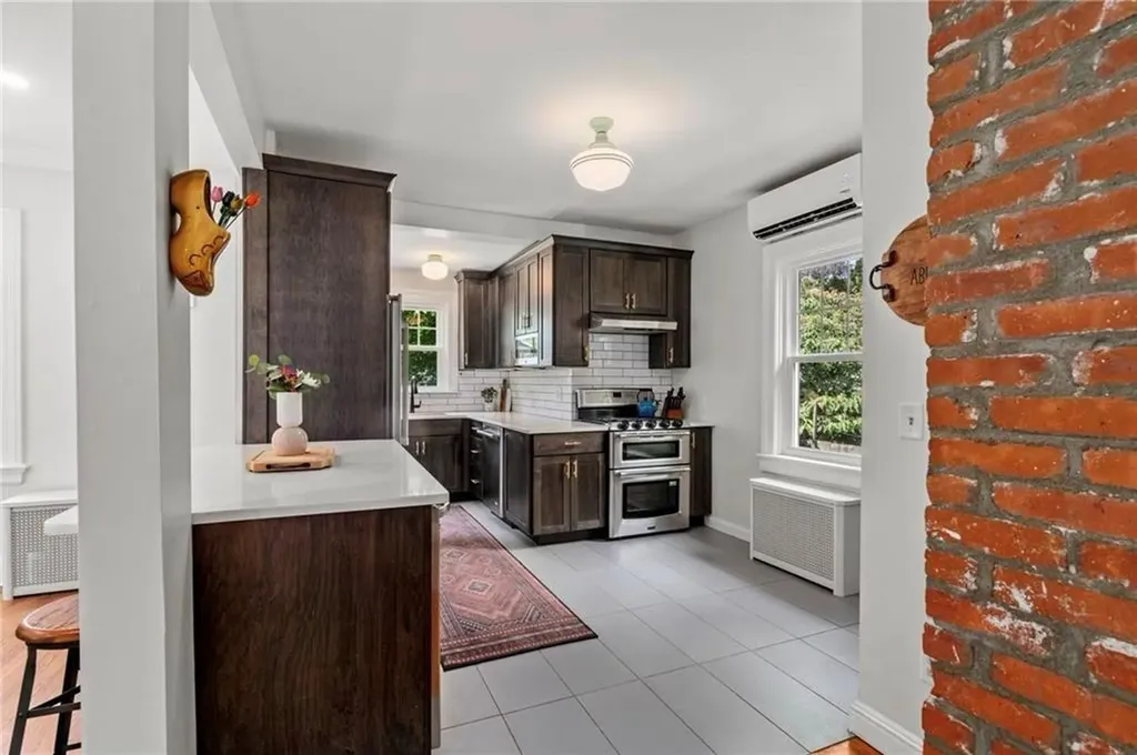 20 Brewster Street Providence RI 02906