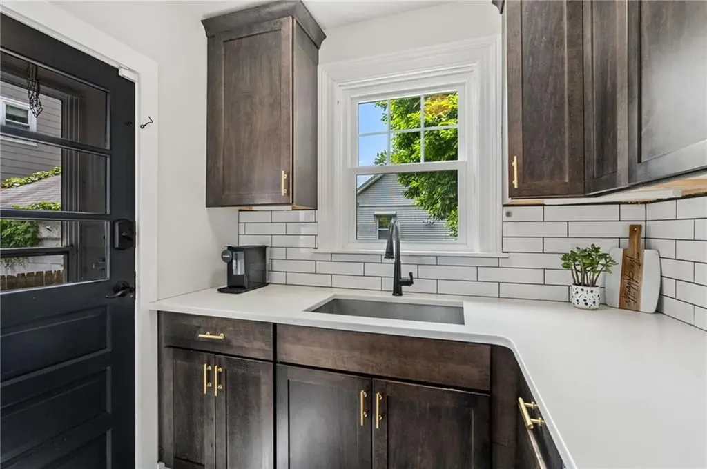 20 Brewster Street Providence RI 02906