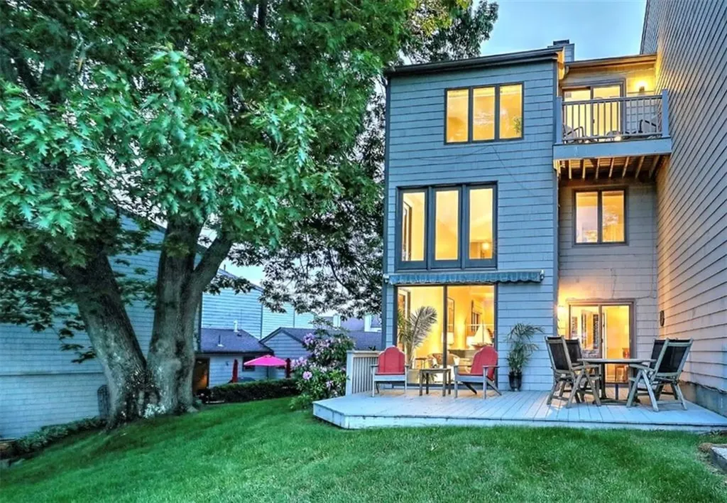 32 Sea Breeze Lane Bristol RI 02809