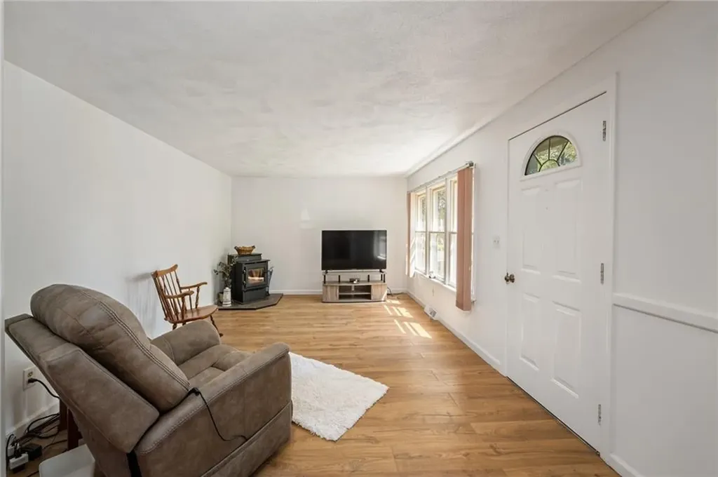 31 Crystal Place Pawtucket RI 02861