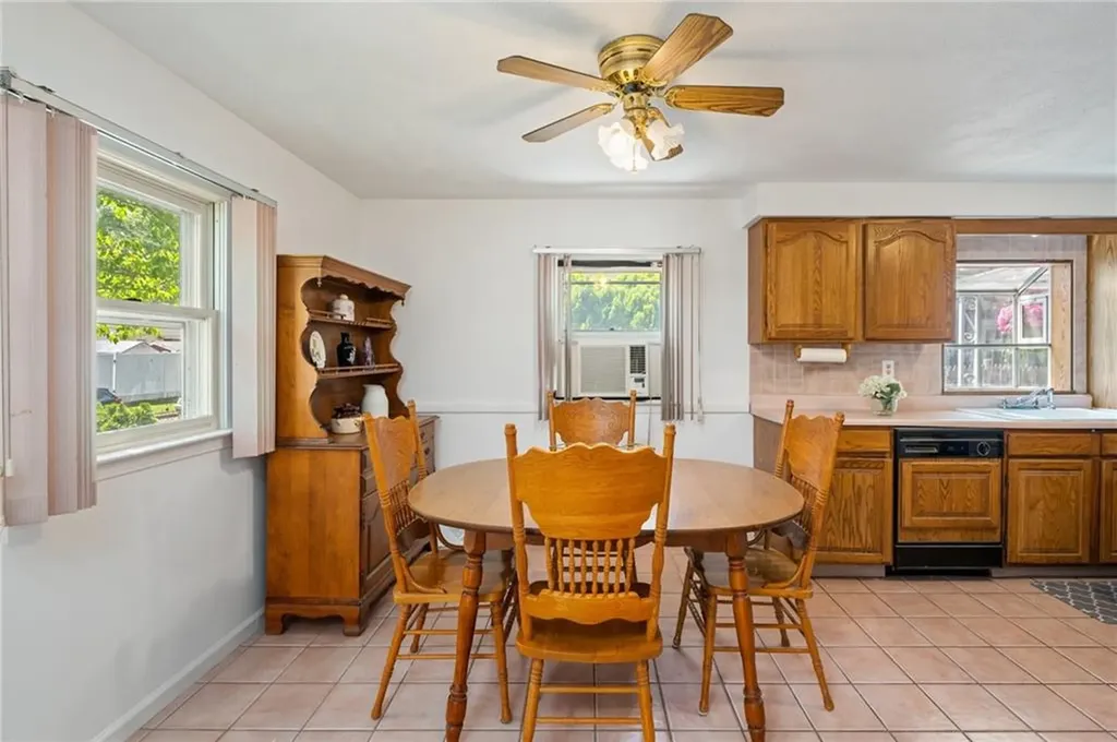 31 Crystal Place Pawtucket RI 02861