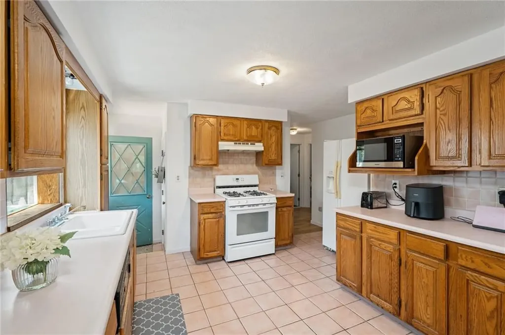 31 Crystal Place Pawtucket RI 02861