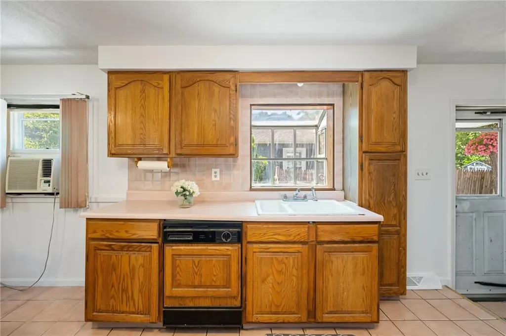 31 Crystal Place Pawtucket RI 02861