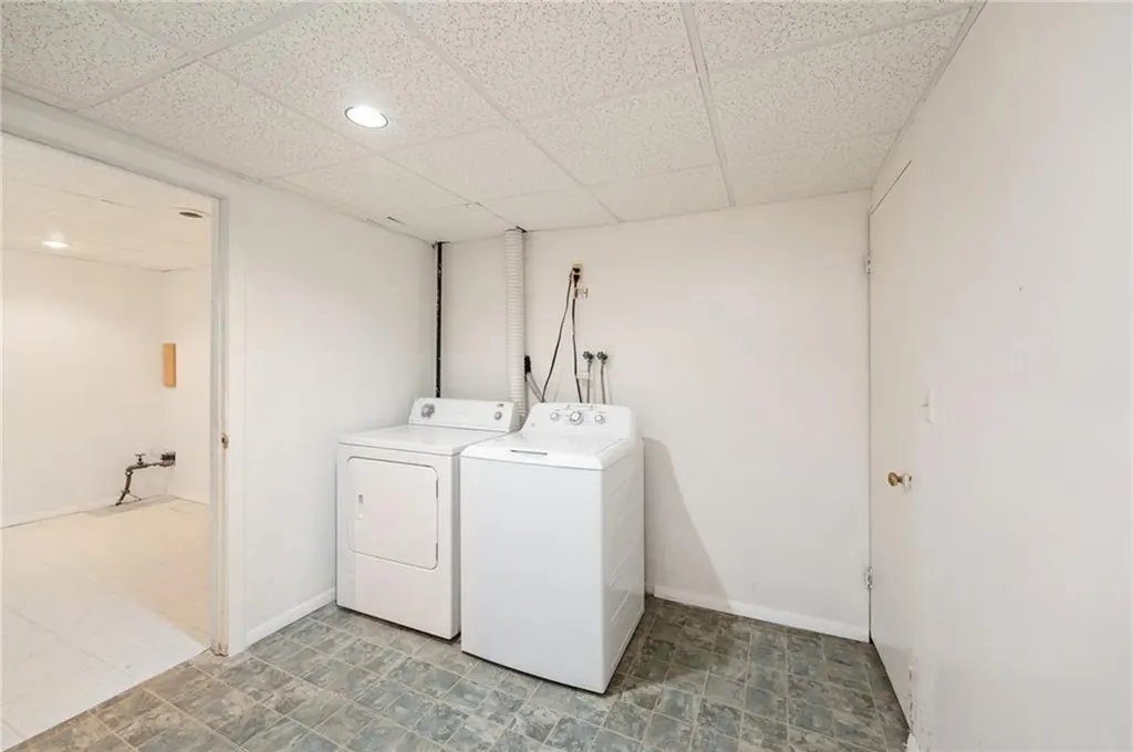 31 Crystal Place Pawtucket RI 02861