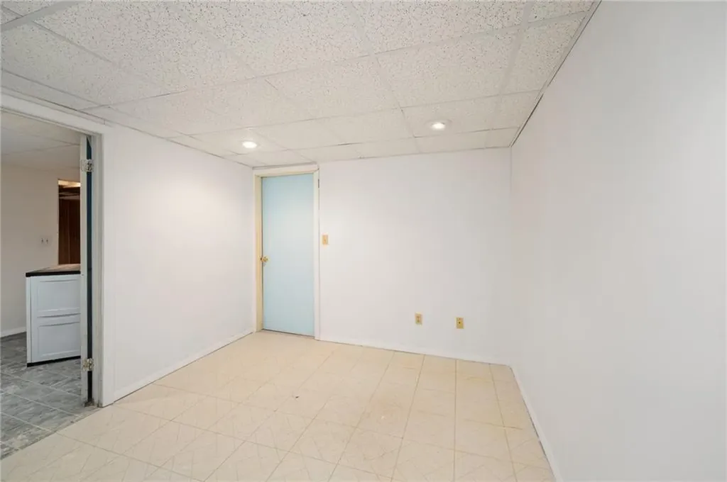 31 Crystal Place Pawtucket RI 02861
