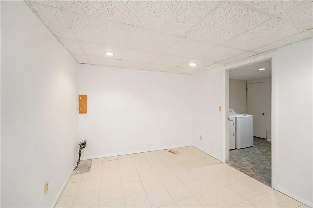 31 Crystal Place Pawtucket RI 02861