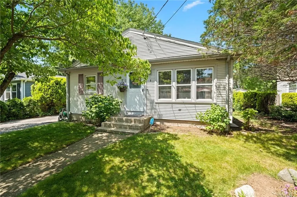 31 Crystal Place Pawtucket RI 02861