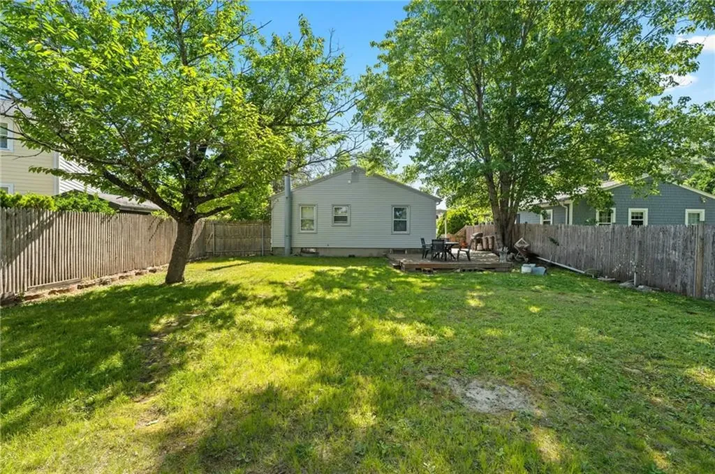 31 Crystal Place Pawtucket RI 02861