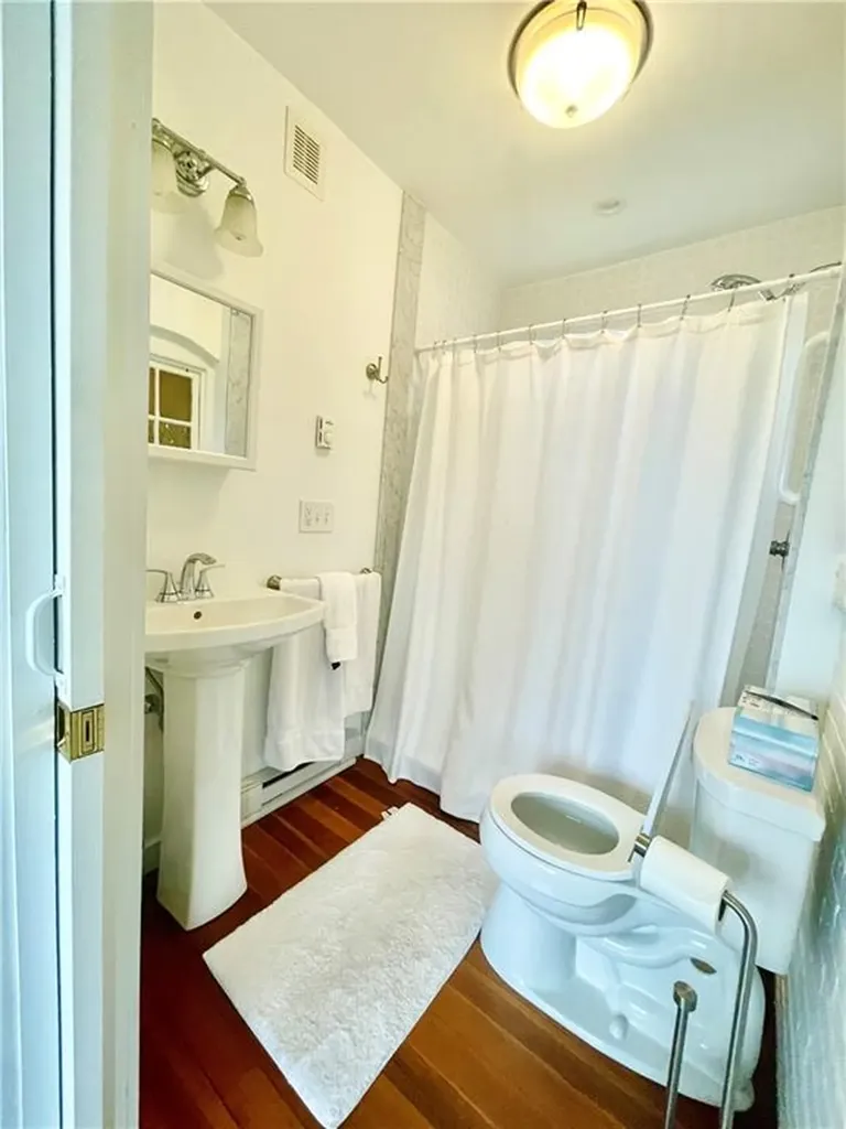 17 King Street Newport RI 02840