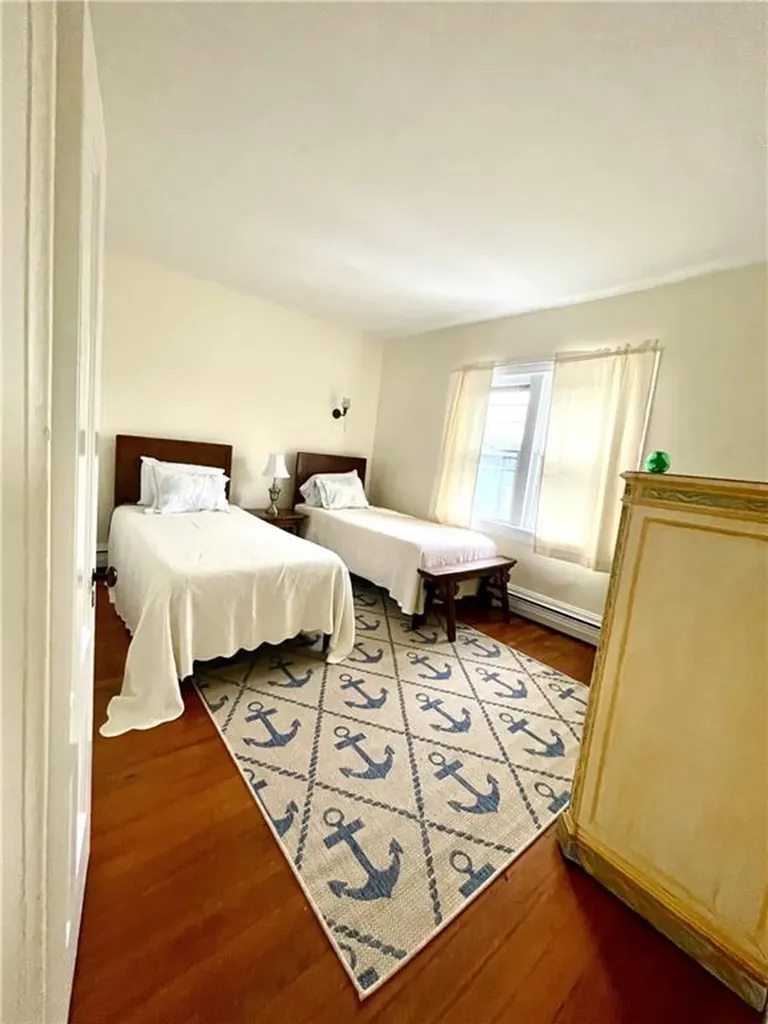 17 King Street Newport RI 02840