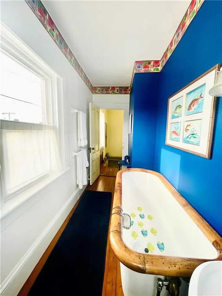 17 King Street Newport RI 02840