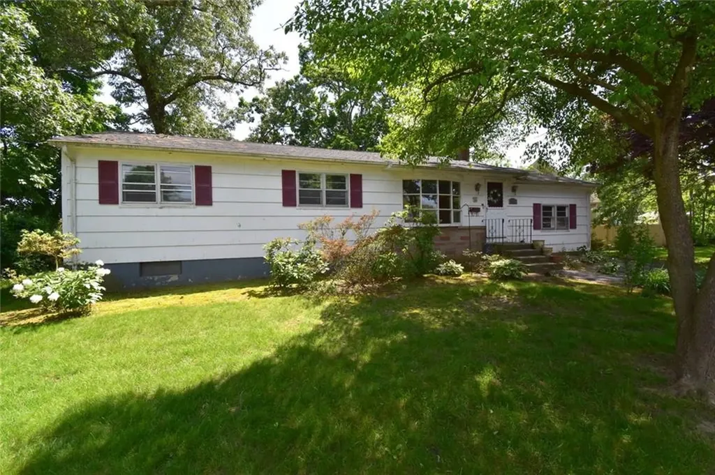 122 Eton Avenue Warwick RI 02889
