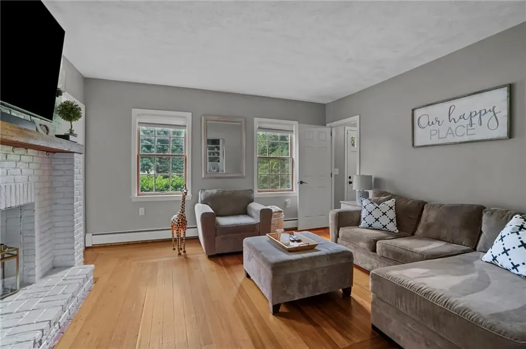 1715 Old Louisquisset Pike Lincoln RI 02865