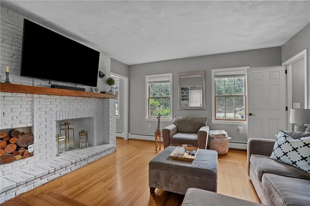1715 Old Louisquisset Pike Lincoln RI 02865