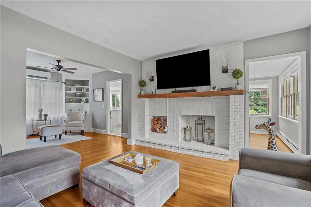 1715 Old Louisquisset Pike Lincoln RI 02865
