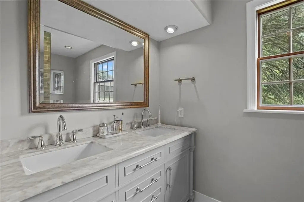 1715 Old Louisquisset Pike Lincoln RI 02865